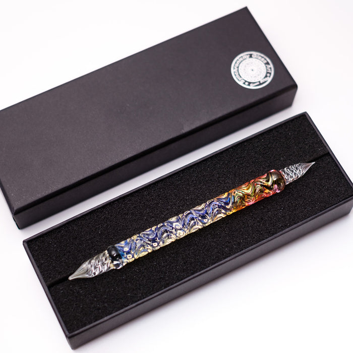 金曜日の文具（第４９回／シンクロニシティグラスアートの二刀流ガラスペン） - 八文字屋OnlineStore