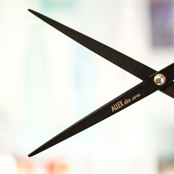 金曜日の文具【第２回／アレックスのはさみ】 - 八文字屋OnlineStore