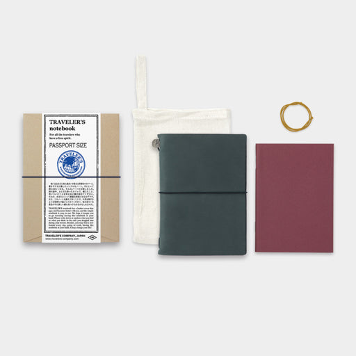 TRAVELER’S notebook Blue (Passport Size) - 八文字屋OnlineStore