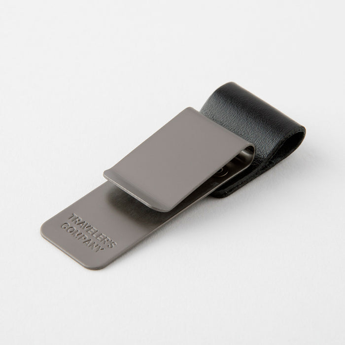 TRAVELER’S notebook Pen Holder〈M〉Black - 八文字屋OnlineStore